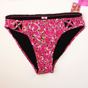 NWOT Betsey Johnson True Romance Bottoms